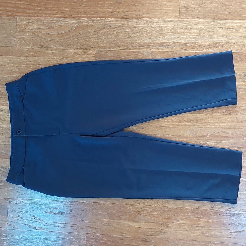 Christopher & Banks Womens 4 Charcoal Gray Short Length Trouser Pockets